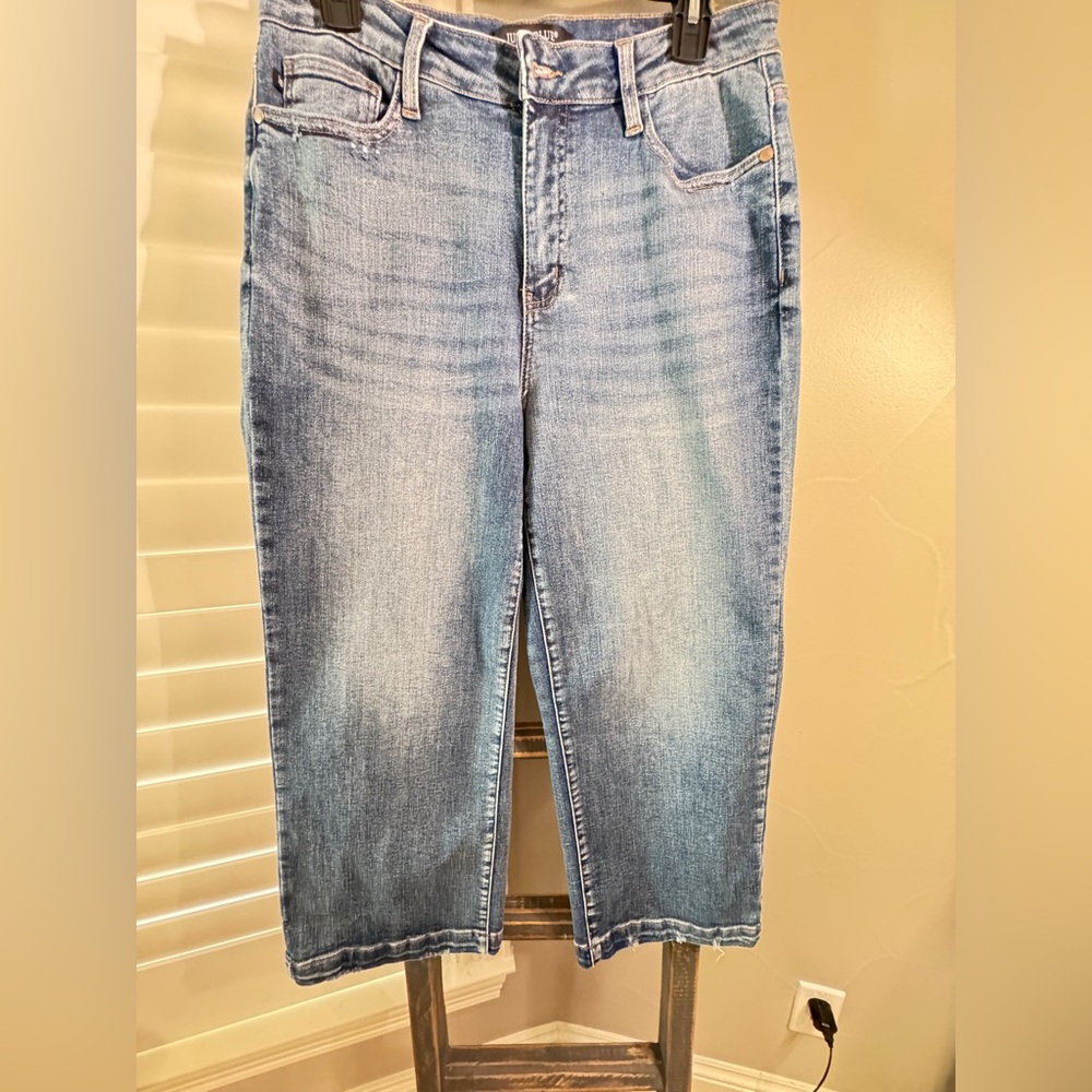 Judy Blue Light Wash wide legged  Jeans size 11/30